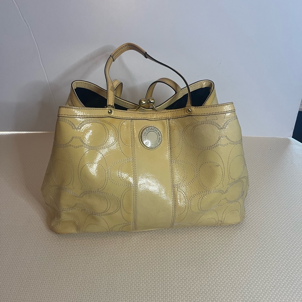 Coach authentic vintage creamy yellow satchel bag charm/fob attached gently used